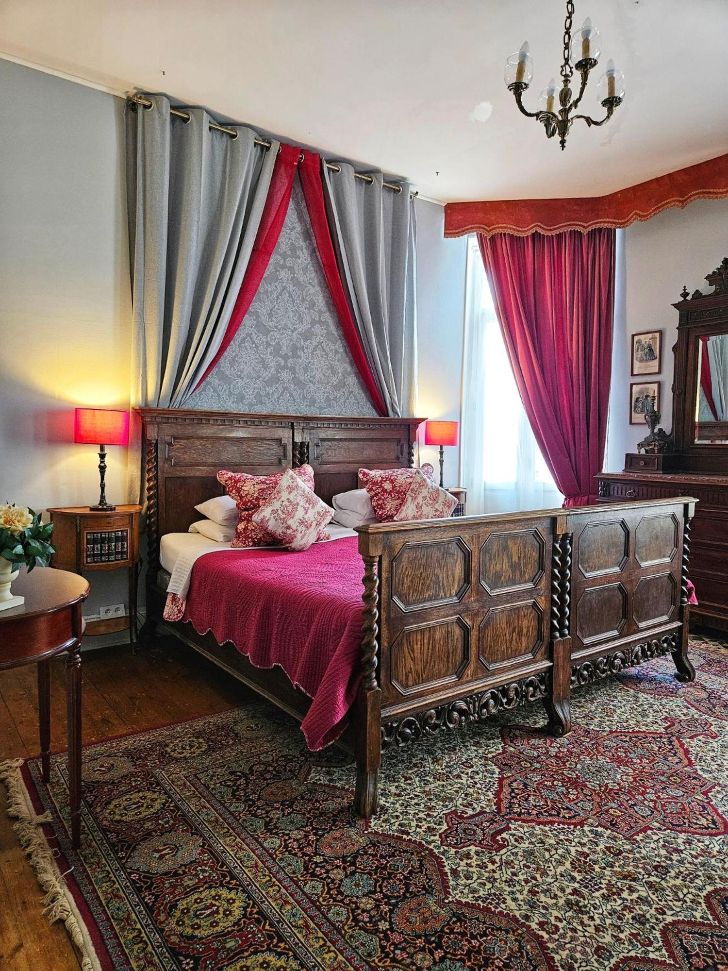 L'Entree Chambres D'Hotes Bar & Restaurant Кастийонес Экстерьер фото